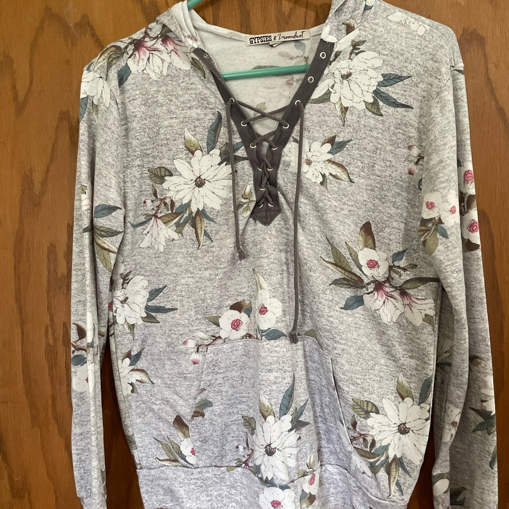 Gypsies & Moondust Gray Floral Lace-Up Hoodie